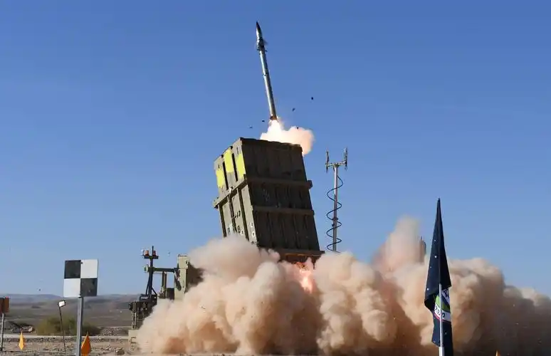 "铁穹"系统开火画面