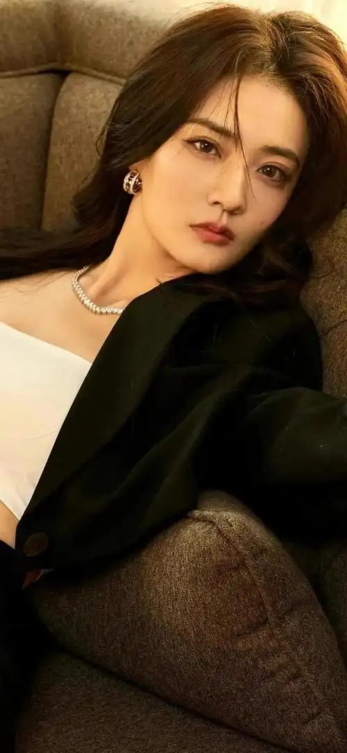 徐璐气质独特惊艳妩媚温婉迷人