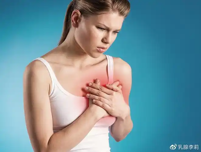 中年妇女乳房胀痛.多为乳腺增生引起的乳房胀痛.