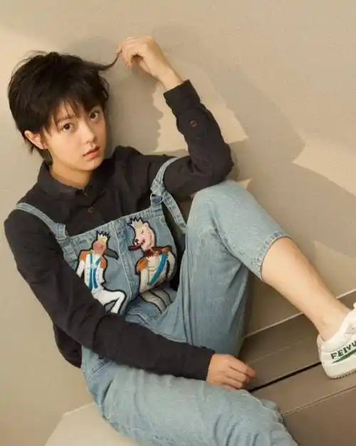 原创明星字迹大比拼赵今麦肖战被赞学霸王一博被调侃像小学生