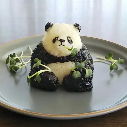 cr:onigirigekijo#艺术  #创意  #设计  #饭团