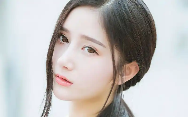 典雅白衣美女养眼写真高清壁纸高清大图预览1920x1200_美女壁纸下载