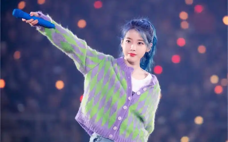 活动  【iu演唱会混剪】致二十代永不停止歌唱的你