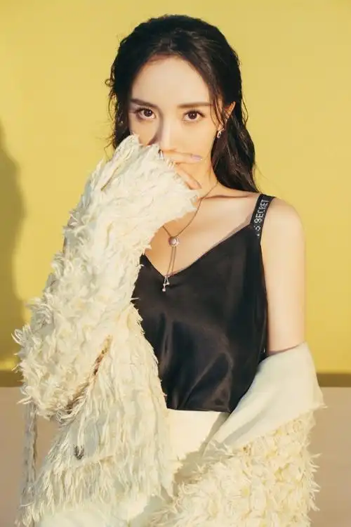 性感美女明星杨幂时尚妩媚诱惑写真