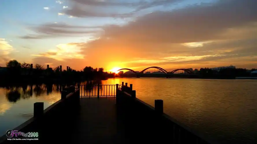 家乡泗水的圣源湖美丽晨景