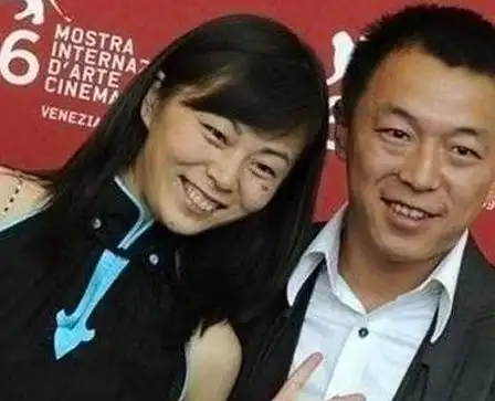 有种夫妻相叫黄渤和小欧相爱26年结6次婚连笑容都一模一样