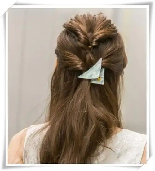 2021年流行的编发有多时尚6款夏日编发值得你收藏学习