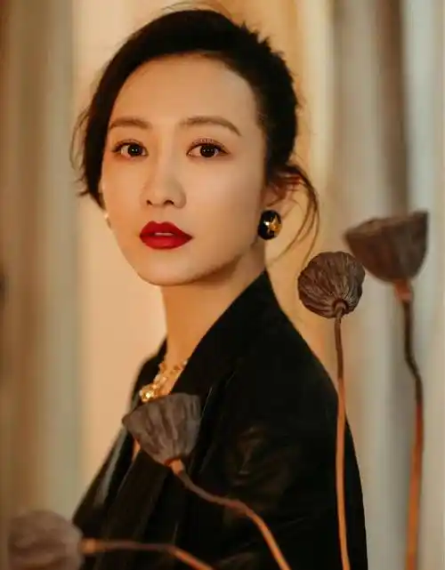 王鸥女团妆真的太御了!飒美又时尚!4个方法!土气变c位出道.