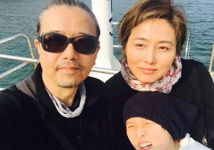 男人婆张延,婚后生活幸福,她是颜值控,张延坦言老公长得丑?