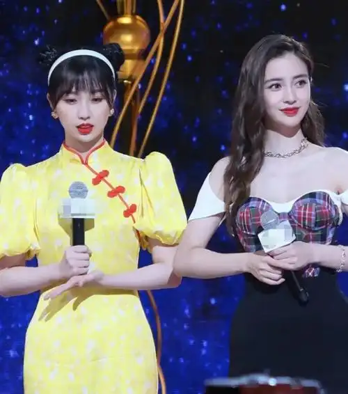 虞书欣baby都选择鱼尾裙,同框后,网友:终于知道胯宽的烦恼