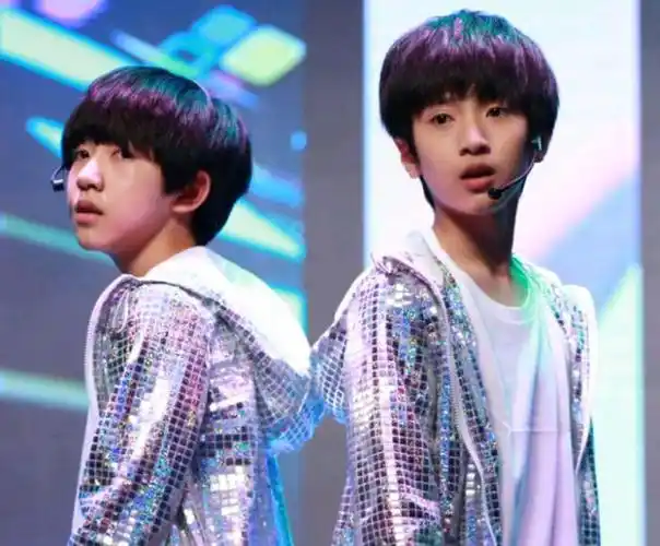 tfboys师弟时代少年团,严浩翔,贺峻霖,相隔多年喜相逢的缘分