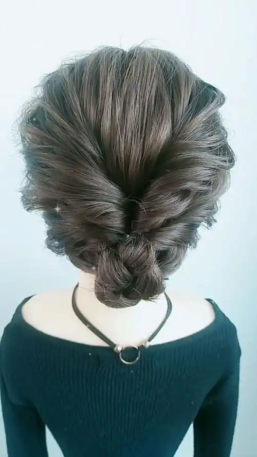 学会了这款盘发,回家可以给妈妈换个发型