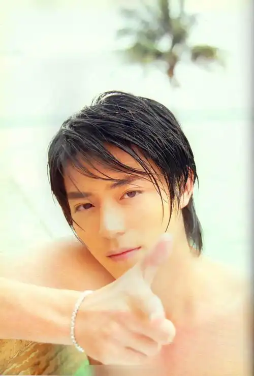 霍建华年轻时期写真半身赤裸上演湿发诱惑