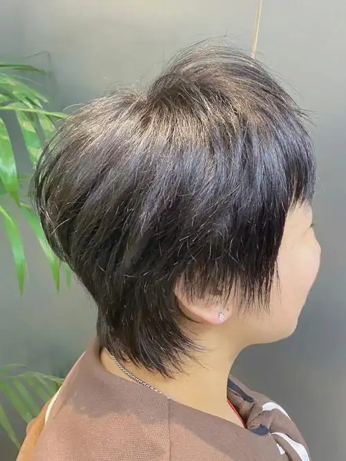 你一定不能错过的短发女生短发小狼尾发型