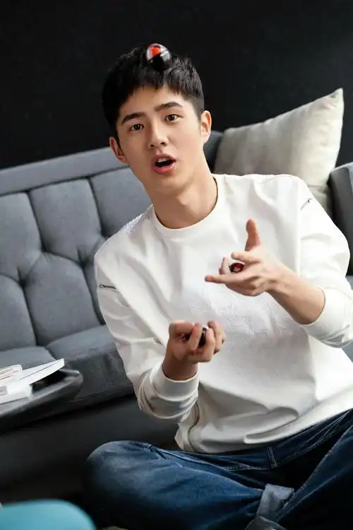 却没有"荷尔蒙吸引力",这9位男明星帅得毫无灵魂)