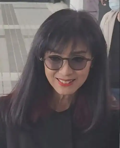 米雪近照现身金庸百年诞辰纪念69岁仍漂亮年轻发量引人羡慕