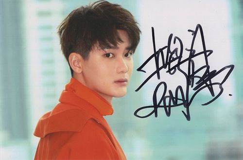 中国内地影视男演员流行乐歌手熊梓淇亲笔签名照片文创