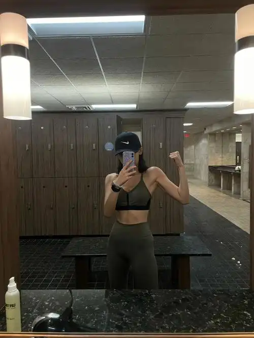 求健身房拍照姿势桃闲聊时刻