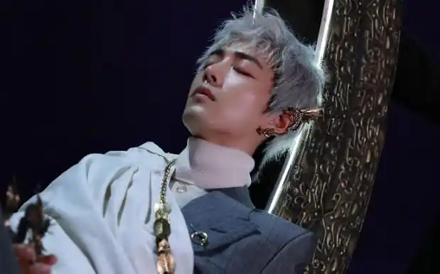 【肖战/时尚芭莎】银发二次元国风少年踩点剪辑