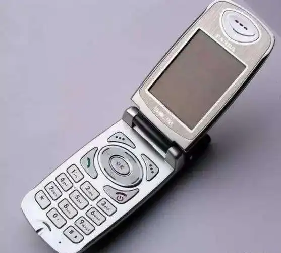 几款曾经销量火爆的翻盖手机,有没有换排线的经历?用过哪款?