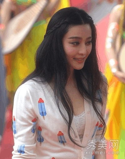 范冰冰中分麻花辫公主头扎法 文艺小清新