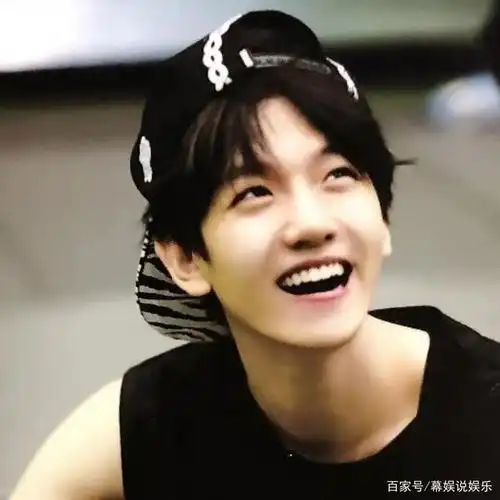 边伯贤生日当天入伍,承诺退伍后要开演唱会,不让粉丝感到空白期