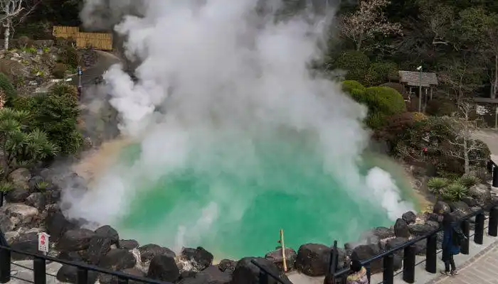 蒸汽图片水蒸气的变化形态雨水在常温下,会慢慢地变为水蒸气飞散到