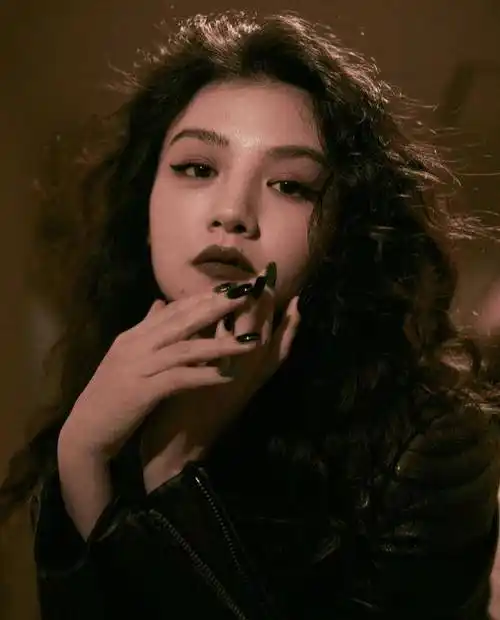 陈粒感情大起底,靠祝星走红,承认不忠诚陈陈陈,和春夏惺惺相惜_网友