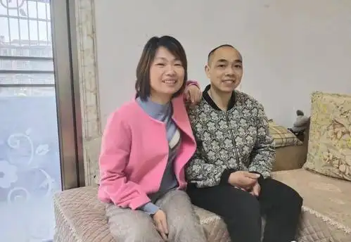 最美儿媳,带着公公出嫁!_黄英