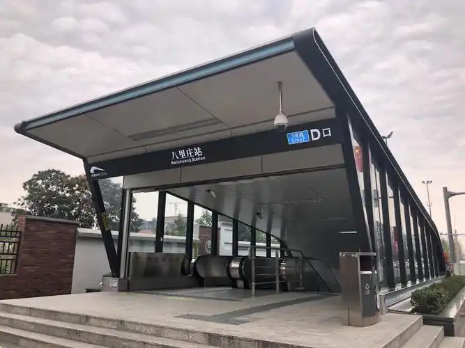 预计月底取证这个25环的纯新盘左手地铁右手公园