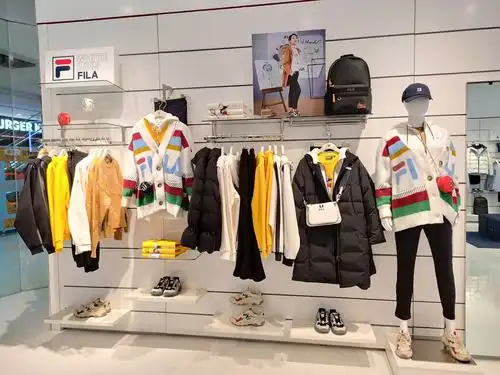 r118经开万达斐乐店12.10陈列分享