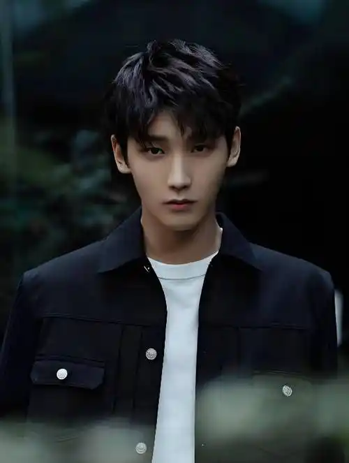 邢昭林经纪人丨"邢昭林:从角色到真实的自我"