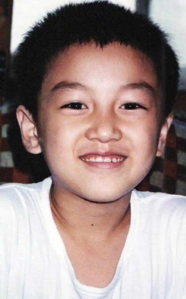 明星小时候照片:胖嘟嘟的胡歌,气质女神刘亦菲,穿女装的韩庚