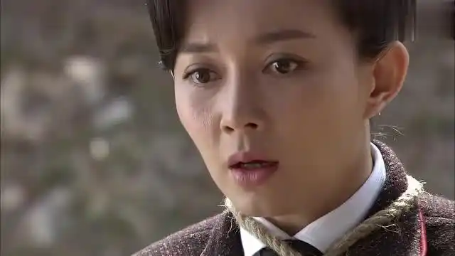 窦小凡也有今天,被绑定时炸弹成为梁飞的阶下囚,真让人解气!