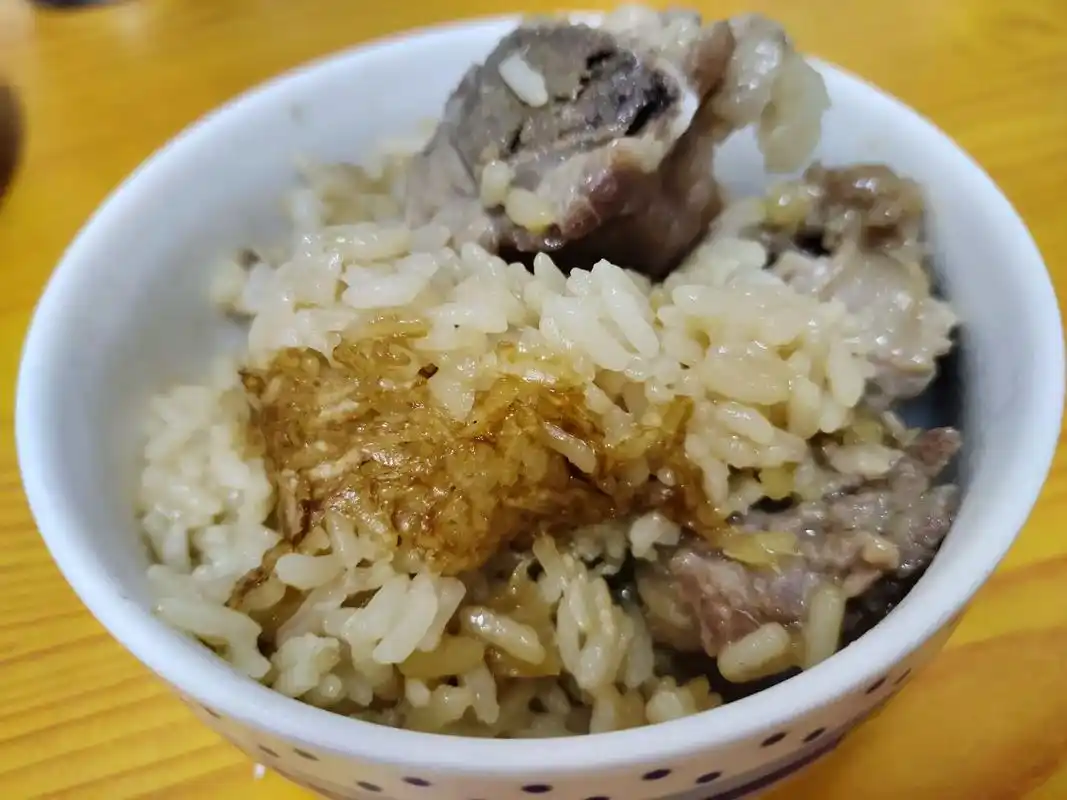 电饭锅也能煮出有锅巴的煲仔饭