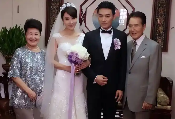 焦恩俊:被妻子夺走亿万财产和女儿,净身出户后母亲成为他的依靠