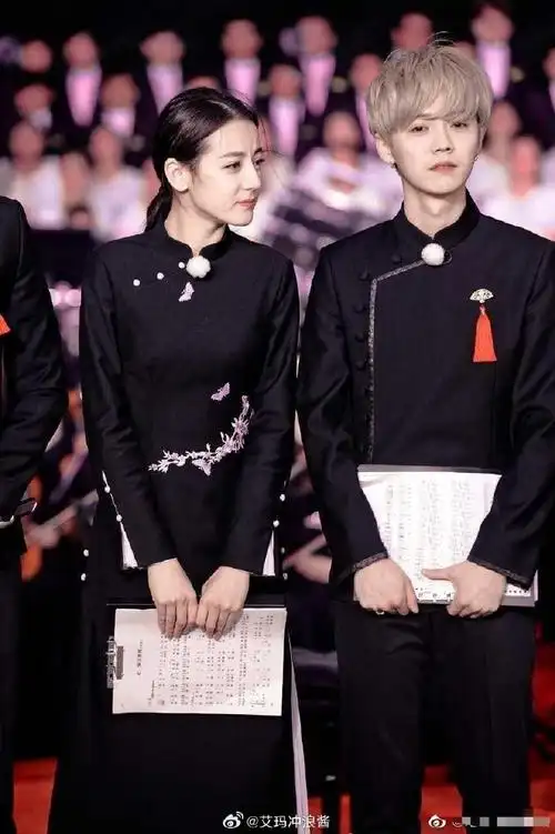 鹿晗 迪丽热巴这张照片真的是时代的眼泪了 谁还没嗑过陆地呢