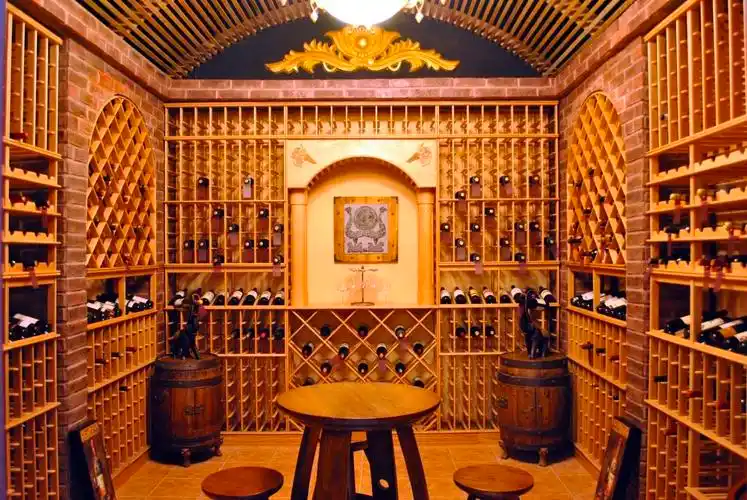 1,别墅酒窖得天独厚的位置:地下室