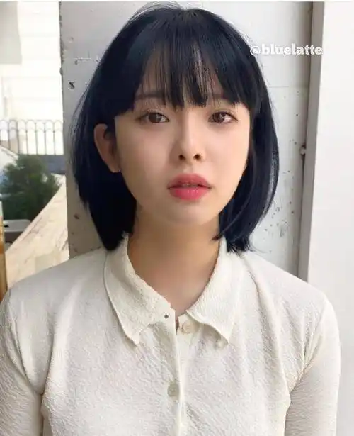 发型是指头发的长度,颜色和形状,是肉眼所能观察到的,一般分为5种类型