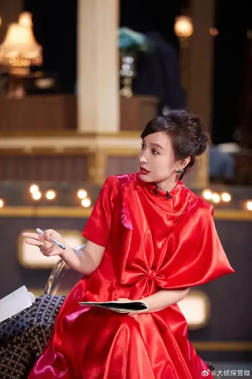 【《#大侦探黑钻大劫案#》高清剧照】之昕跳@吴昕:  公认的珠宝公主昕