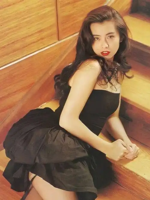 王祖贤早期经典写真再现惊艳全场