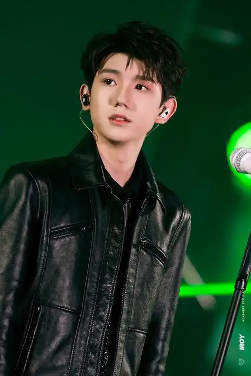 唤起此夜轻月  仰望他@tfboys-王源