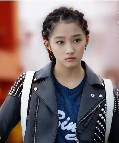 《大丈夫》今一人白皙皮肤惹争议,关晓彤却被曝留级招黑不断