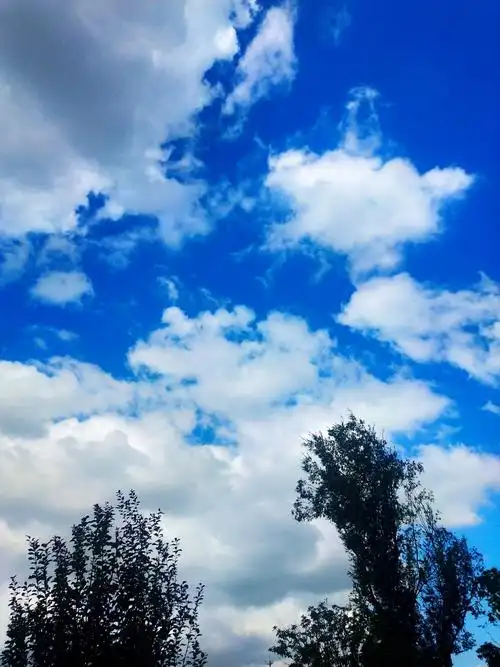 蓝天与白云的恋歌