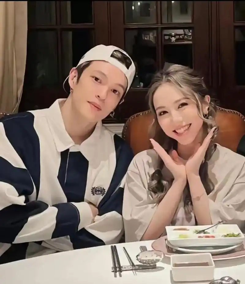 爱情 #邓紫棋 #mark 不知不觉都六年了,马克歪头杀邓 - 抖音