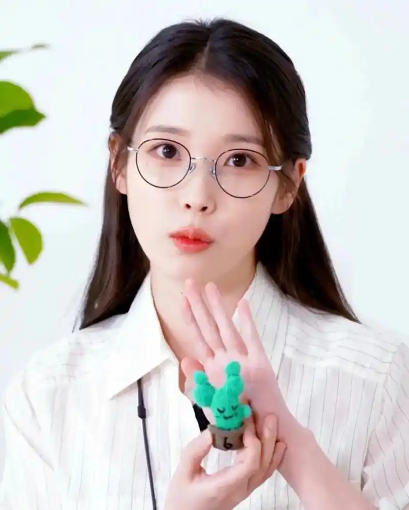 iu壁纸 高清4k 冷色调壁纸 iu头像 李知恩壁纸 #iu - 抖音