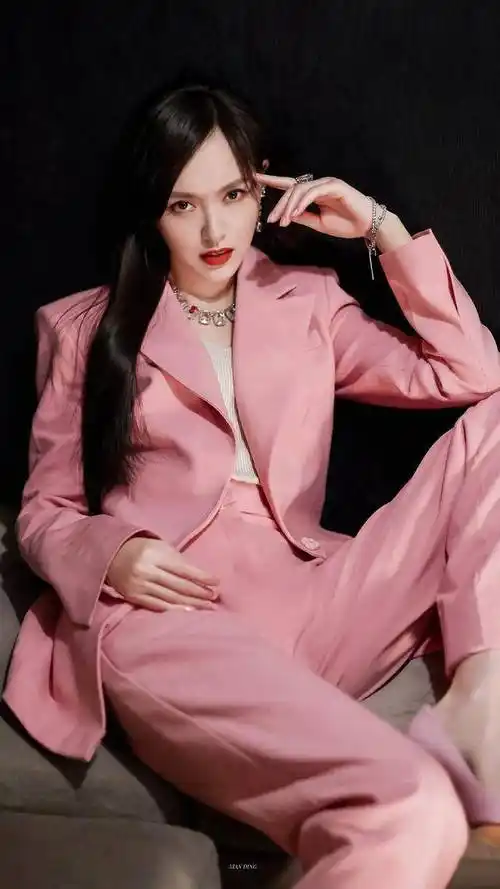 唐嫣霸气西装性感写真_唐嫣_写真_西装