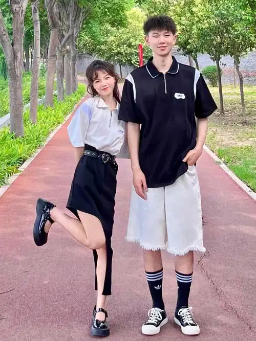 15377183情侣黑白经典穿搭不挑人