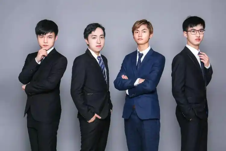 华东师大宝藏宿舍四个男生集体优秀