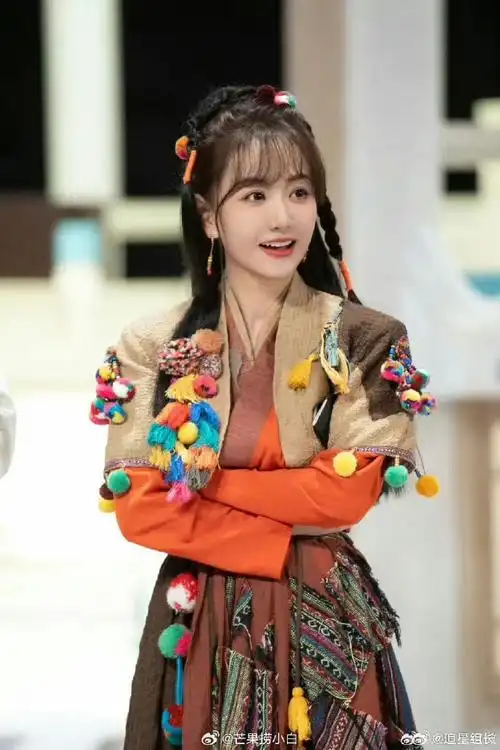 杨蓉多巴胺穿搭